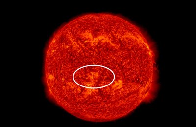 Saulės plazmos pliūpsnis į Žemę spjautas iš S formos dėmės. NASA/Royal Observatory of Belgium nuotr.