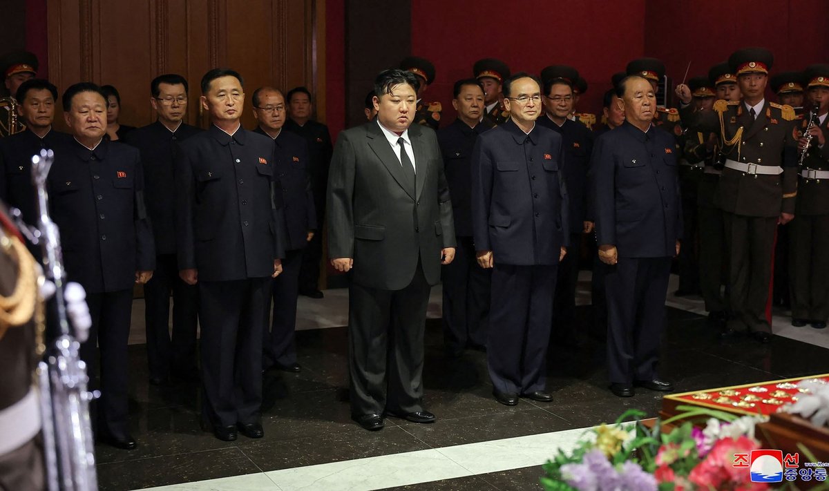 Kim Jong Unas pagerbė mirusį Šiaurės Korėjos propagandistą