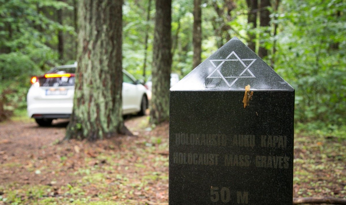 Holokausto aukų kapai