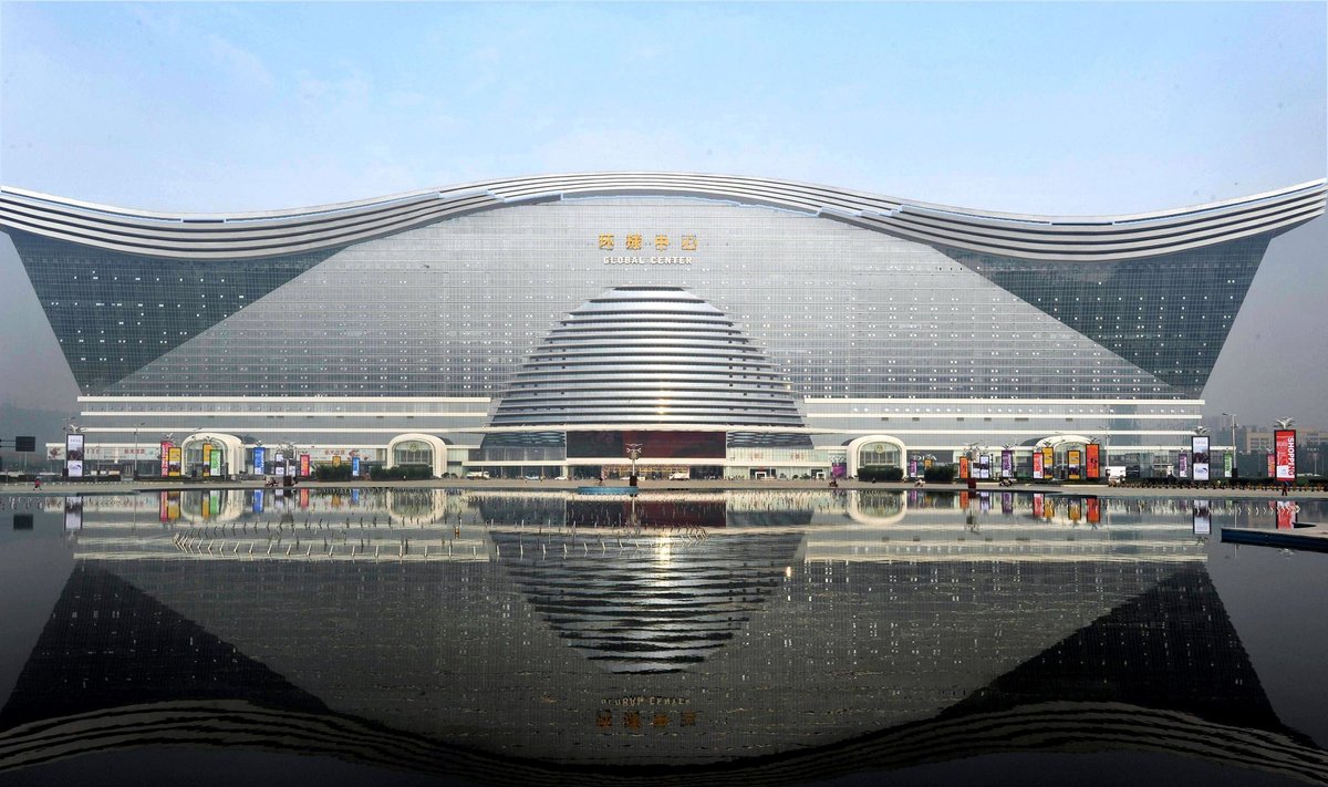 Atidarytas didžiausias pastatas Kinijoje