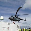 Sunegalavus karinio laivo Lietuvos įgulos narei į pagalbą išsiųstas sraigtasparnis