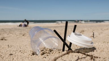 Neringą palieka vienkartinis plastikas