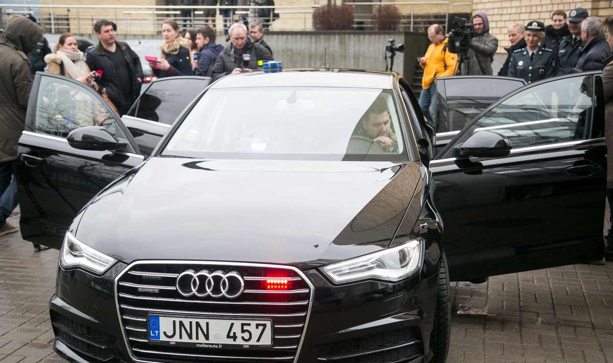 Nauja nežymėta policijos "Audi A6"