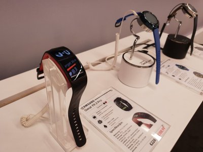 Samsung Gear Fit 2 Pro ir Samsung Gear Sport išmanieji laikrodžiai