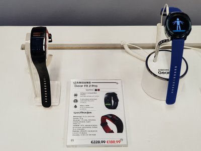 Samsung Gear Fit 2 Pro ir Samsung Gear Sport išmanieji laikrodžiai