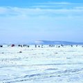 Žiema ant Kuršių marių ledo: žvejai džiaugiasi pasakiškais vaizdais