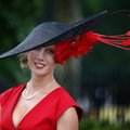 Skrybėlių paradas karališkosiose lenktynėse: nuo stilingų iki beprotiškų