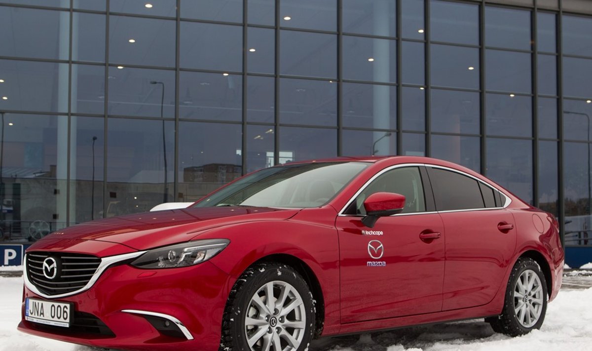 Pirmieji "Mazda6" išbandė "Uber" klientai