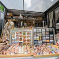 Lithuanian souvenirs' vendors about the tourists’ habits