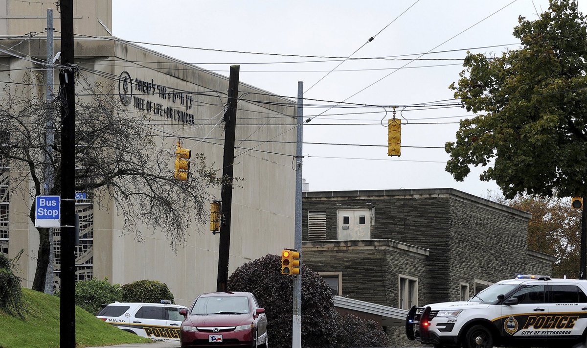 JAV: Pitsburgo sinagogoje nušauti mažiausiai aštuoni žmonės