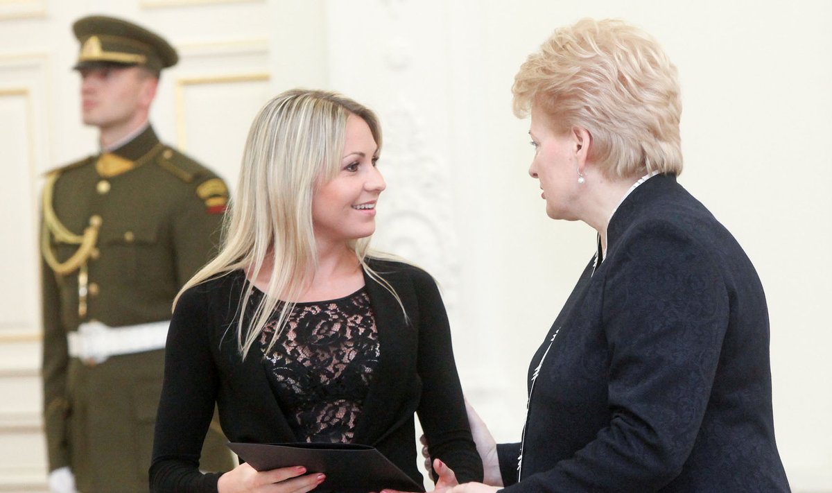 Lauros Asadauskaitės-Zadneprovskienės (kairėje) medaliai padėjo Lietuvos šiuolaikinei penkiakovei patekti į strateginių sporto šakų sąrašą, bet dabar penkiakovininkams dėl to daugiau žalos nei naudos