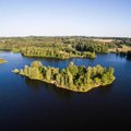 Pakrančių uolos, takeliai, tarpekliai ir senovės šventos vietos – keturi patys gražiausi gamtos parkai Latvijoje