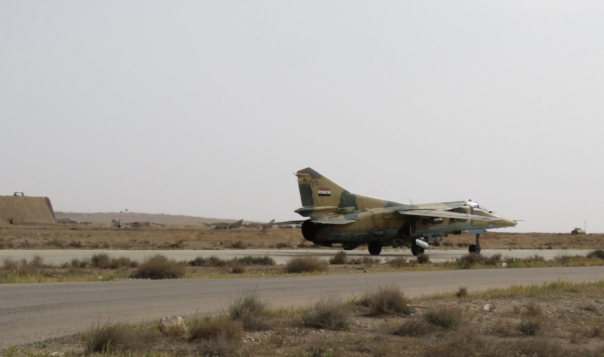 Sirijos lėktuvas kyla nuo Damasko oro uosto