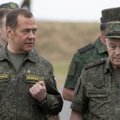 Iš Medvedevo – nauji grasinimai: kito pasirinkimo nebus