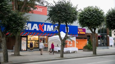 Jurbarke duris atvėrė atsinaujinusi „Maxima“: apsipirkti bus galima greičiau