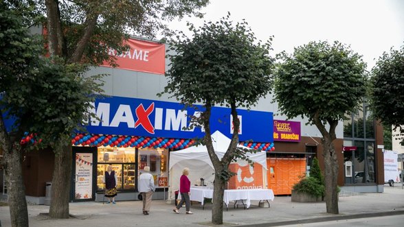 Jurbarke duris atvėrė atsinaujinusi „Maxima“: apsipirkti bus galima greičiau