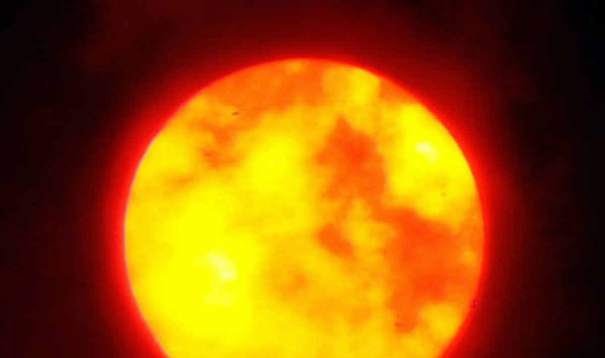 Šiandien galima buvo stebėti labai retą astronominį reiškinį - Veneros planetos tranzitą per Saulę, kurio nėra regėjęs nė vienas iš dabartinių žemiečių. 