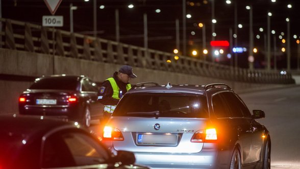 Ką policijai pasakoja neblaivūs vairuotojai: bando apsimesti keleiviais ar net aiškina, kad parduoda mašiną