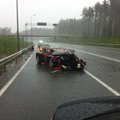 Latvijos kelyje avariją patyrė prabangus „Ferrari“, turėjęs atvykti ir į Vilnių