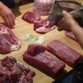 Britanija atmeta galimybę įvesti „panišką“ mėsos iš ES draudimą