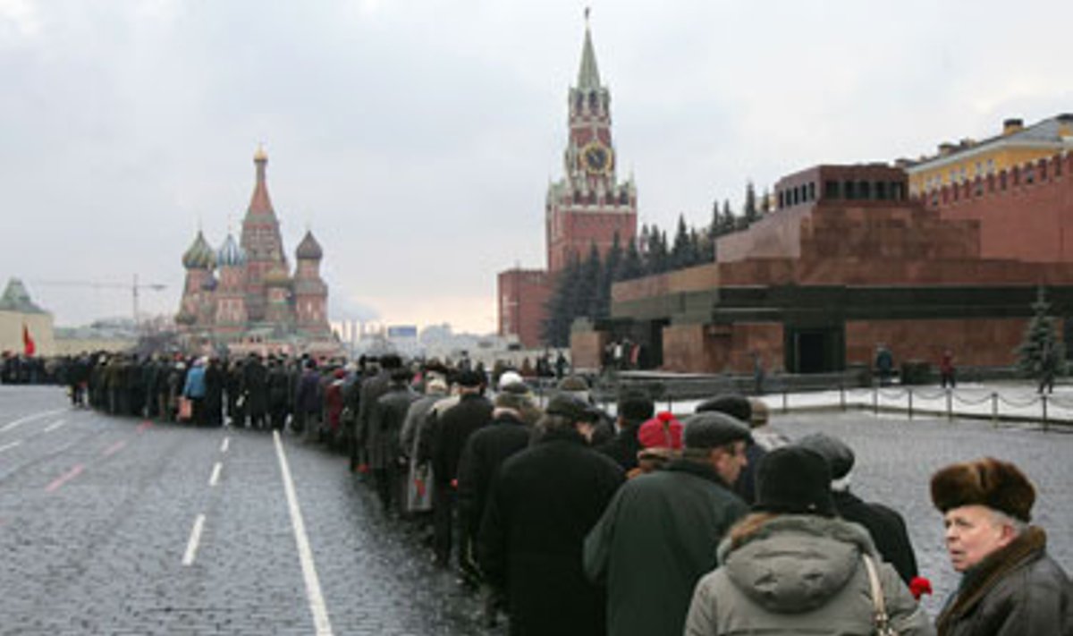 Eilė prie Vladimiro Lenino mauzoliejaus
