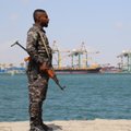 Netoli Jemeno krantų į laivą pataikė raketa