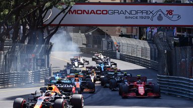 Kuriozų kupiname „Formulės-1“ etape – Verstappeno triumfas ir „Mercedes“ fiasko