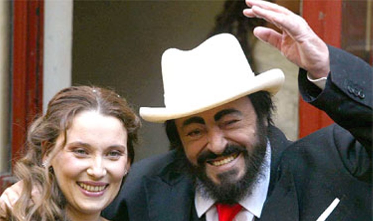 L.Pavarotti vedė savo ilgametę draugę