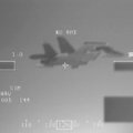 Užfiksuota, kaip NATO naikintuvai perima Rusijos karo lėktuvus virš Baltijos jūros