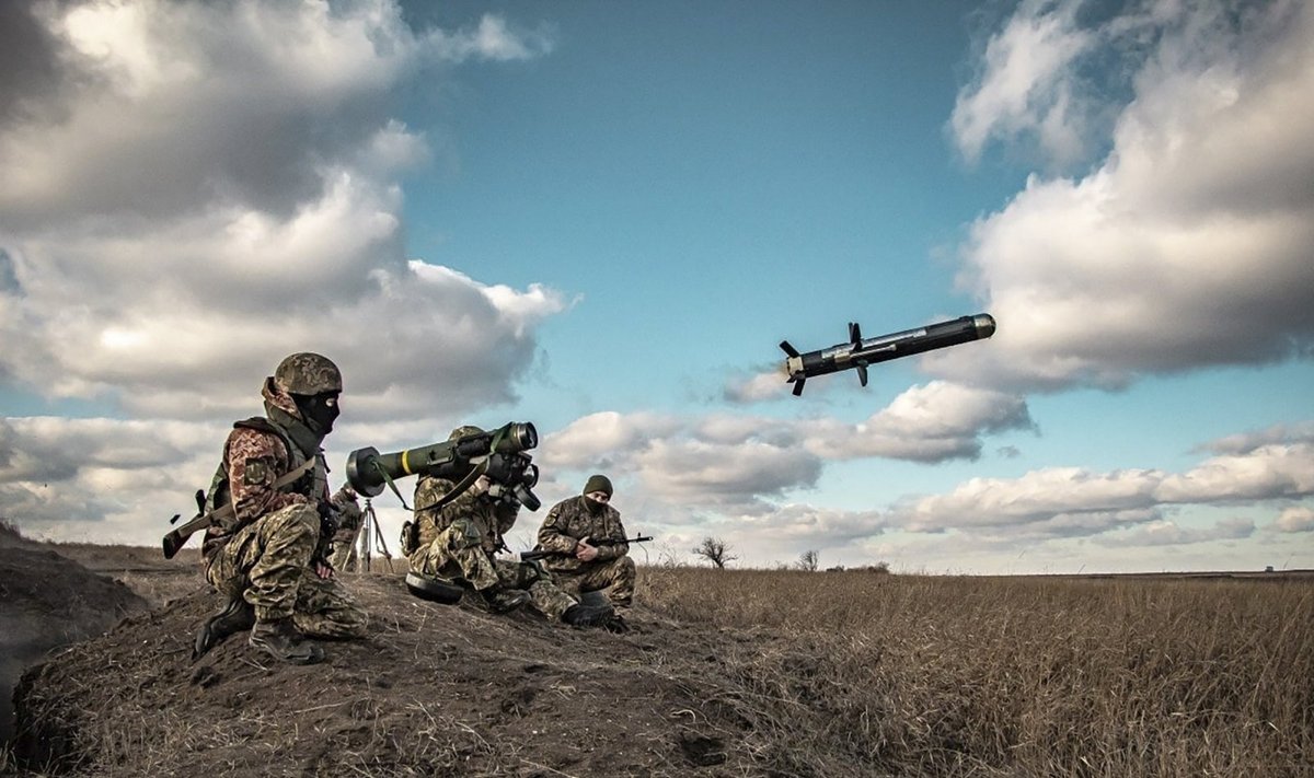 Ukrainos karių treniruotė, Javelin raketos šūvis