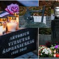 На могилах известных людей Литвы – цветы и свечи от поклонников