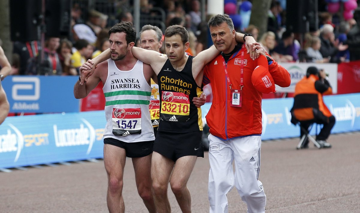 Londono maratono finišas - kilnaus elgesio sporte pavyzdys