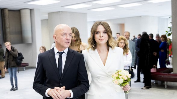 Ramūnas Rudokas Vilniuje susituokė su beveik 30 metų jaunesne mylimąja Justina Žeimyte