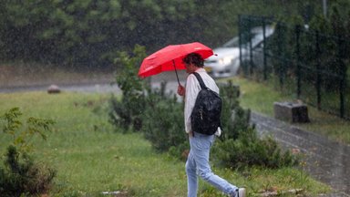 Lietaus debesys trauktis nežada