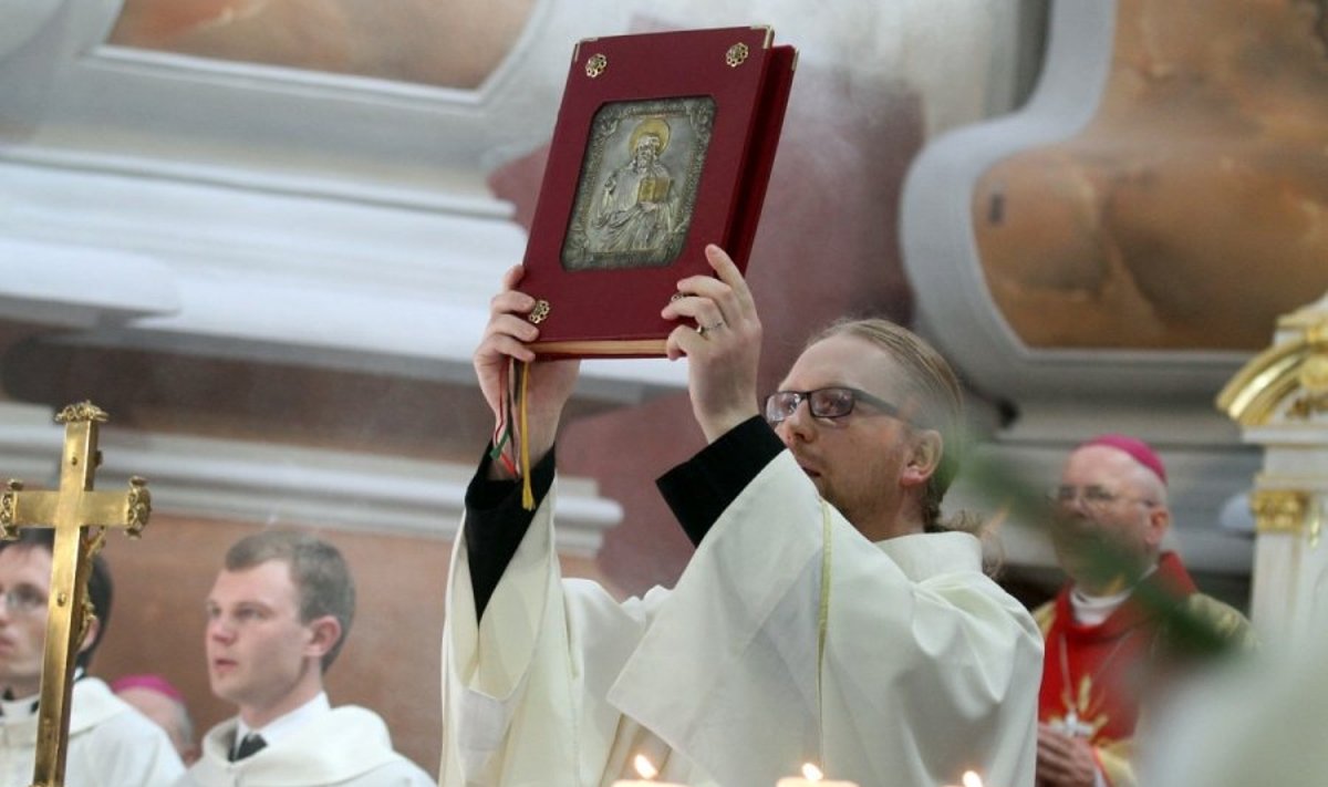 Kaune Jono Pauliaus II kraujo relikviją pasitiko aukščiausia šalies valdžia