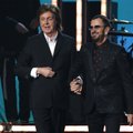 „Grammy“ ceremonijai ant scenos jėgas suvienijo likę „The Beatles“ nariai