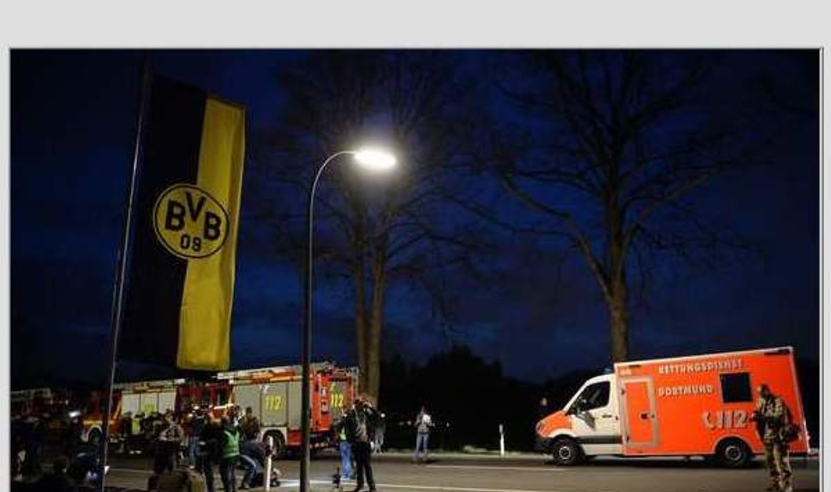 Sprogimas šalia Dortmundo Borussia autobuso