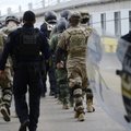 JAV ketina dislokuoti dar daugiau karių Meksikos pasienyje dėl migrantų antplūdžio
