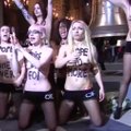 „Femen“ aktyvistės išteisintos dėl protesto nuogomis krūtimis Dievo Motinos katedroje