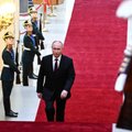 Pompastiška Putino inauguracija: įteikta ikona ir palinkėta valdyti iki mirties