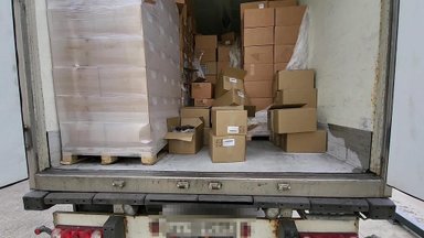 Muitininkai sulaikė 16 tonų šaldytų mėsainių iš Rusijos: krovinyje aptikta stambi kontrabanda