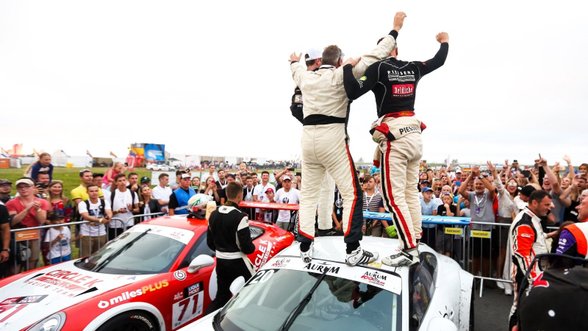 Atkakliose 1006 km lenktynėse Palangoje – trigubas „Porsche“ triumfas ir rekordas