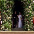 Karališkoji pora sveikino Vindzoro gyventojus ir svečius iš karietos