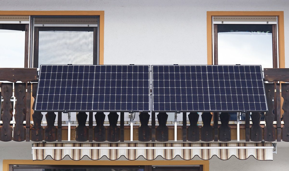 Mini saulės elektrinė balkone