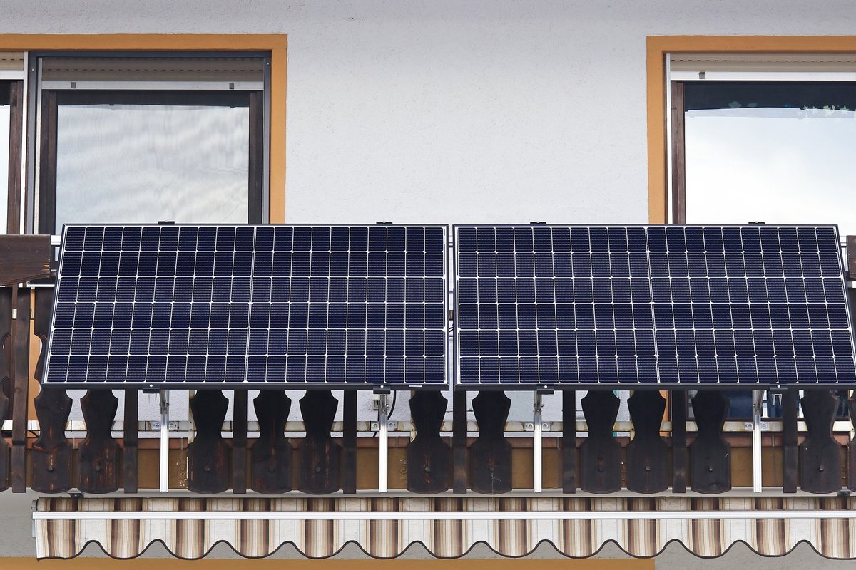 Niemcy mają bzika na punkcie elektrowni słonecznych na balkonach: dostają zasiłki, nie trzeba pozwoleń, a na Litwie grozi kara