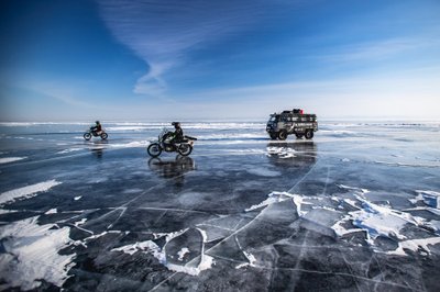 Karolis Mieliauskas ekspedicijoje ant Baikalo ledo