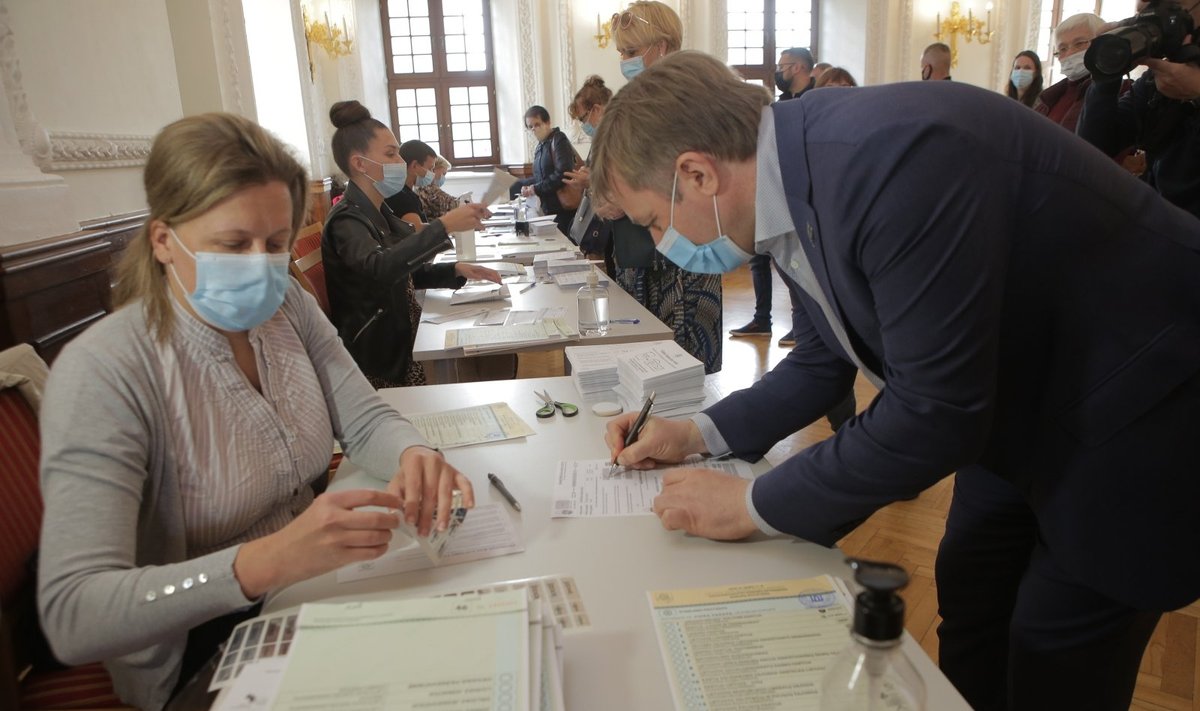 Seimo rinkimuose iš anksto balsuoja Ramūnas Karbauskis
