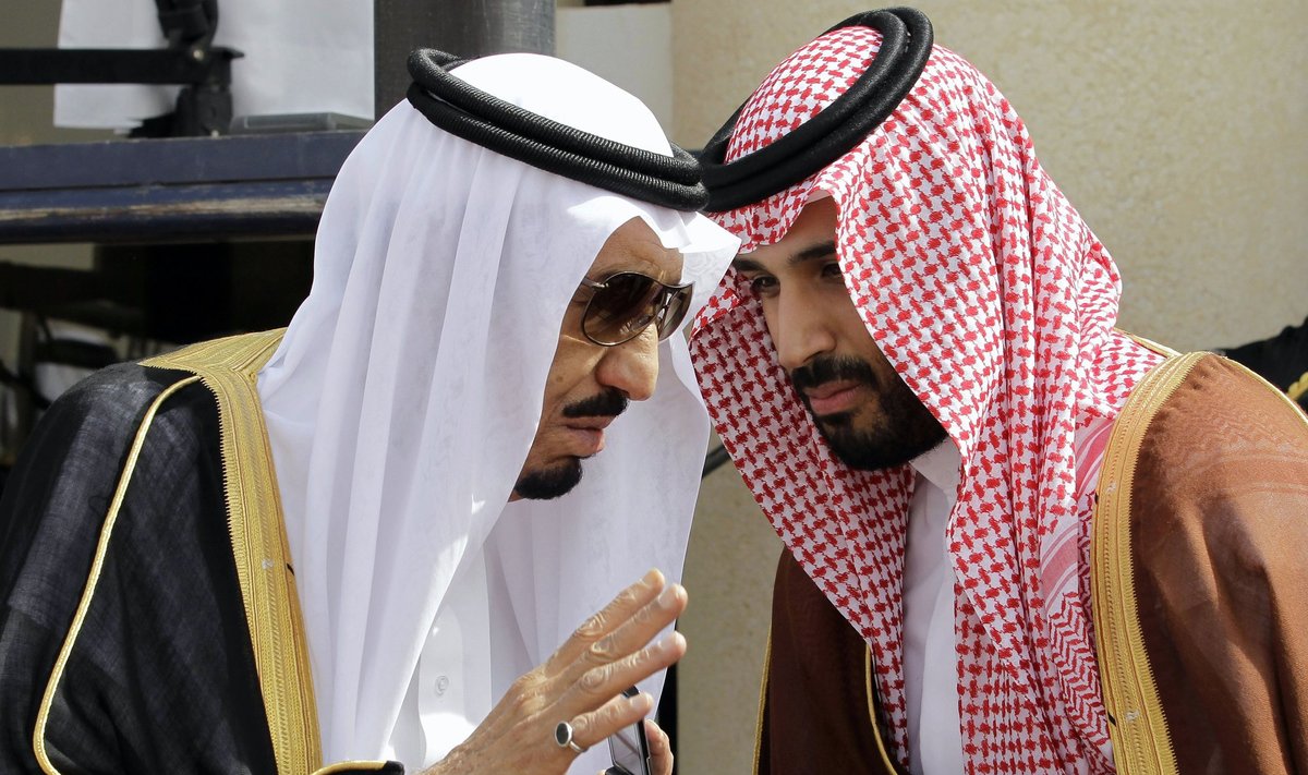 Saudo Arabijos karalius su sūnumi