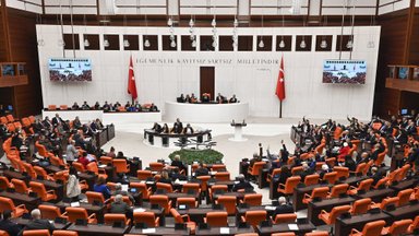 Turkija seka Sakartvelo pavyzdžiu: ruošiamasi priimti įstatymą dėl „užsienio įtakos“