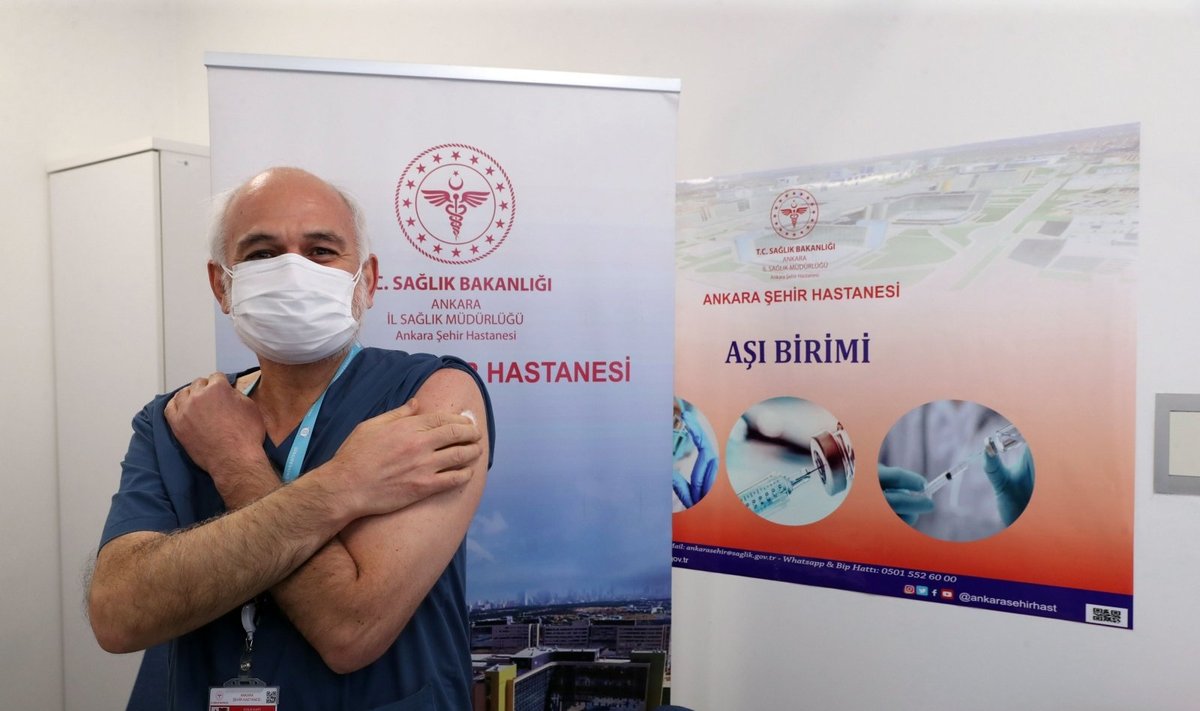 Turkija pradėjo skiepyti nuo COVID-19 „Sinovac“ vakcina